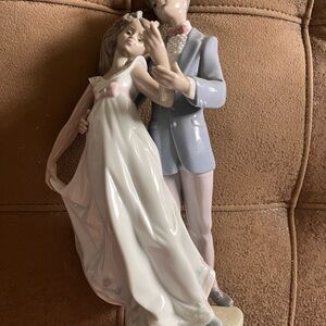 Elegant Couple Porcelain Figurine in White and Blue
